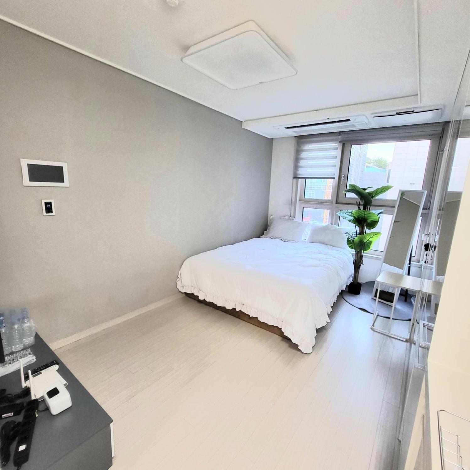 Apartemen 1 Min To Sinnonhyeon Cute And Cozy House# Netflix Seoul